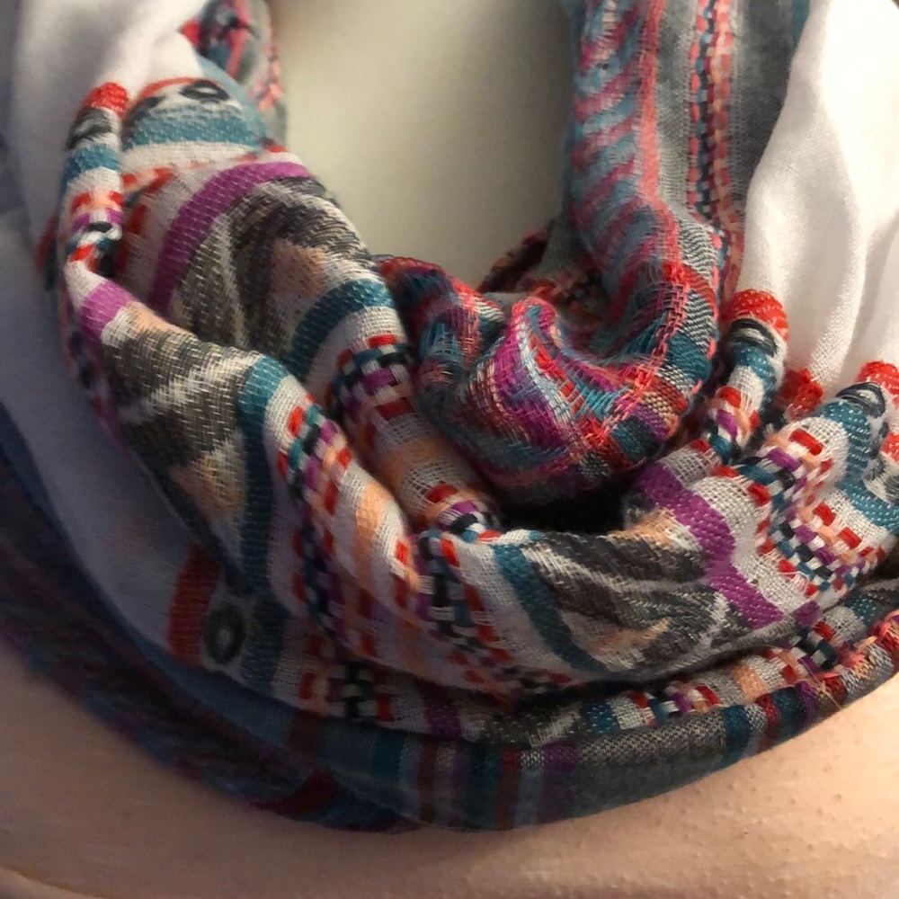 Infinity scarf - Picture 2 of 2